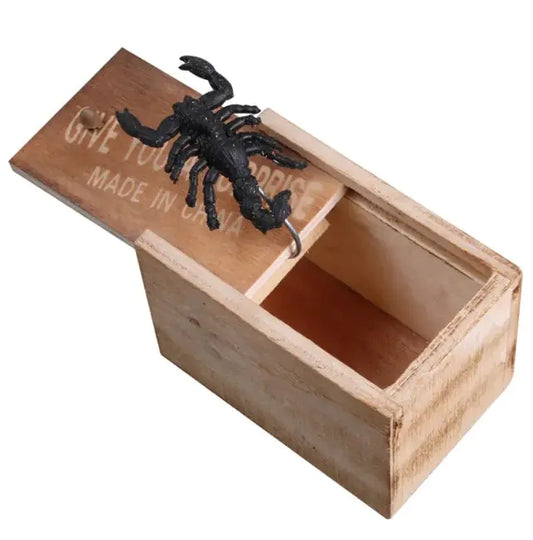 Wooden Spider Scare Box – The Ultimate Jump Scare